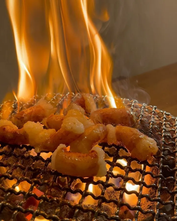 あいにくの雨ですが17時オープンしてます！明日の為に焼肉食べ...